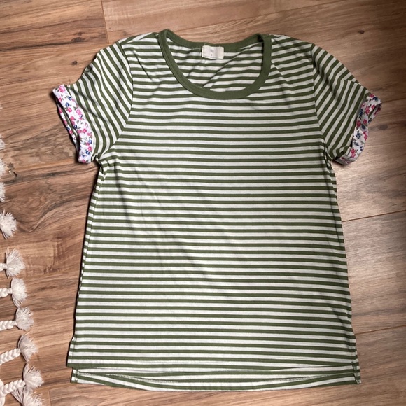 🛍️[DONATED] T.La | Olive Green & White striped shirt with floral accent sleeve - Picture 2 of 5
